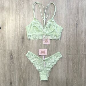 Savage X Fenty Mint Green Lace Bralette & Bikini Set